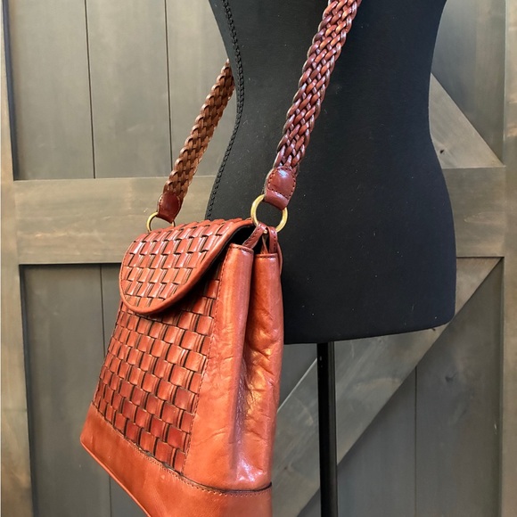 Vintage Woven Leather Shoulder Bag - Picture 8 of 11